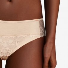 CHANTELLE Day to Night brief
