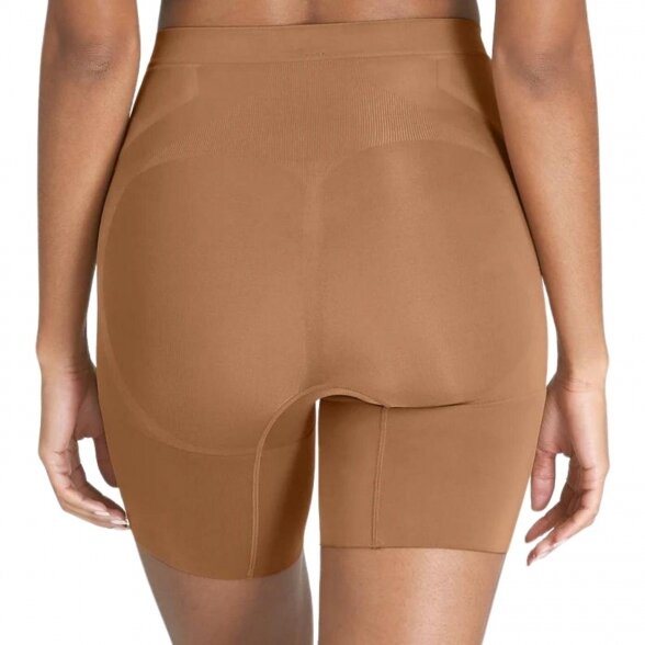 SPANX OnCore  mid-thigh shaping short 7